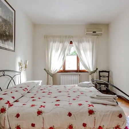 Διαμέρισμα Charming Salvator Rosa 