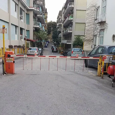 Διαμέρισμα Charming Salvator Rosa 